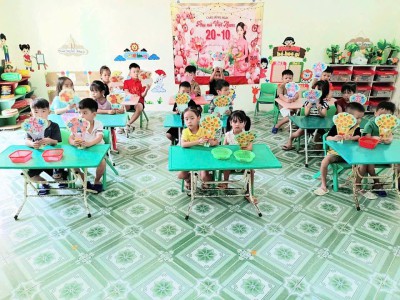 🌷 NHỮNG TẤM THIỆP NHỎ – NGÀN YÊU THƯƠNG LỚN 🌷